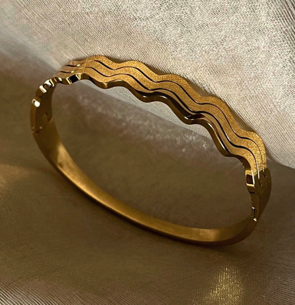 Serene Wave Bangle