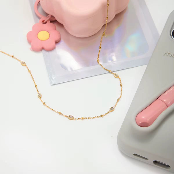 Amora Crystal Choker