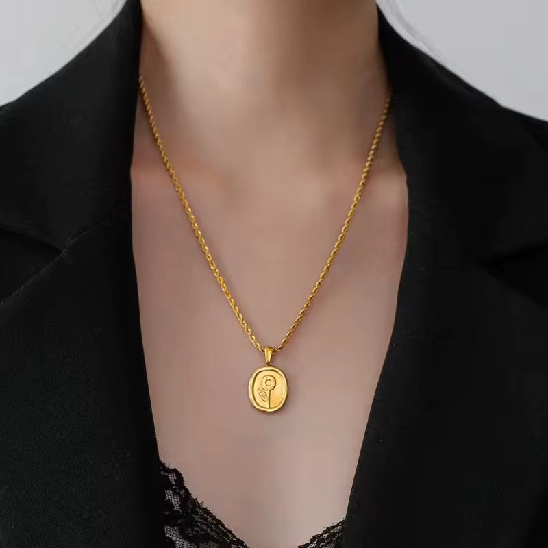 Fleur Medallion Necklace
