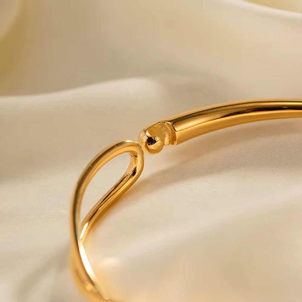 Eclipse Twist Bangle