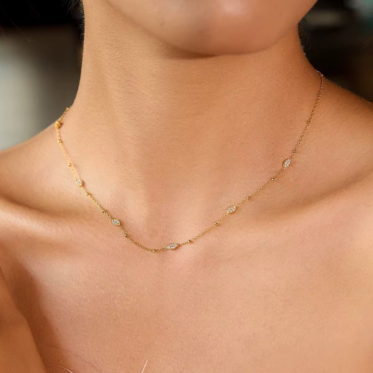 Amora Crystal Choker